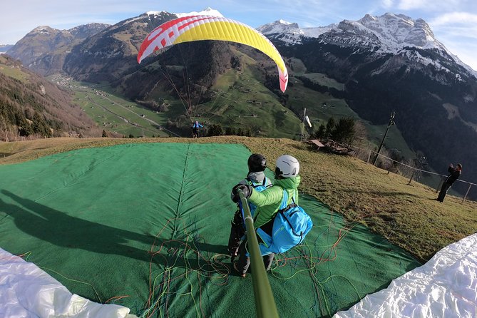 Paragliding Tandemflight Lucerne - Engelberg - Sarnen and Lake Lucerne from a higher viewpoint