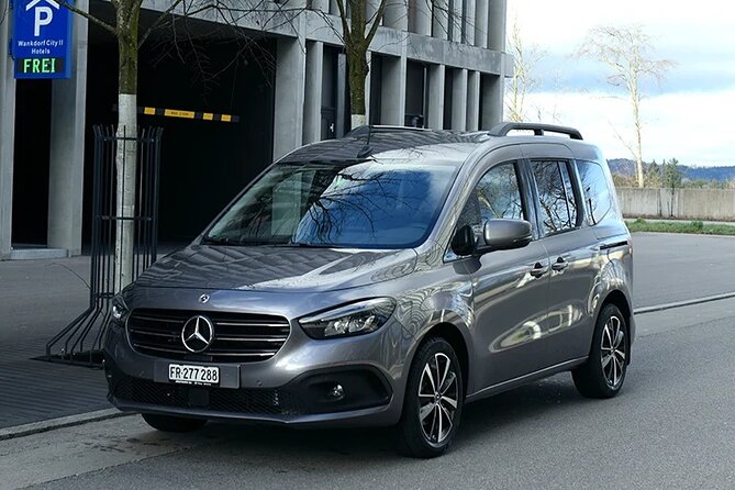 Private Arrival Transfer: from Geneva Airport to Verbier - The vehicle, comfort, and useful extras