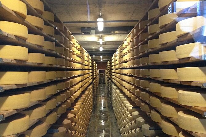 Private Gruyères Tour Including Cheese and Chocolate Factory Visit from Montreux - What your free hour in Gruyères is really worth