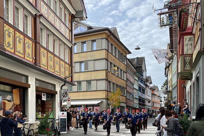 Private Guided Swiss Alps Day Trip from Zurich with Hotel Pick-Up - What the private format adds