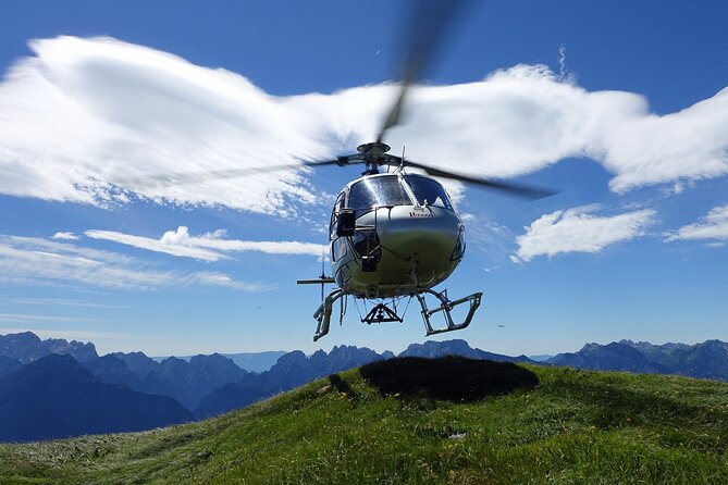Private helicopter flight to Stockhorn mountain, with view to the Swiss Alps - What the price means for your group
