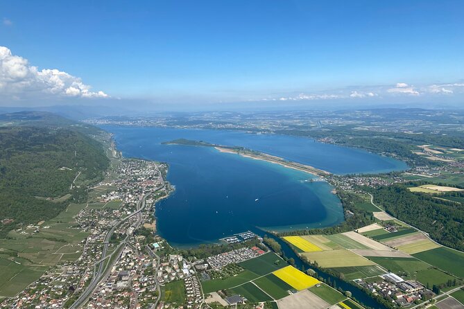 Private helicopter tour to Jura and Seeland - a beautiful sightseeing flight - Bern from the air, with the Federal Parliament in view