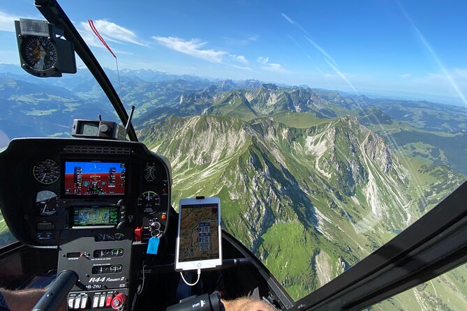Private helicopter tour to Jura and Seeland - a beautiful sightseeing flight - Neuchâtel and the dark blue water of Lake Neuchâtel