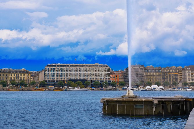 Private Photo Tour LUXE CUSTOM in Geneva - Starting at Geneva’s Flower Clock
