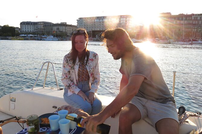 Private sailing cruise on Lake Geneva from Geneva - The Jet d’Eau from water level