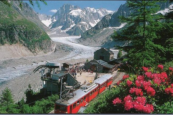 Private Tour to Chamonix Mont-Blanc Scenic Glass-Roof Bus - Crossing from Geneva to Chamonix