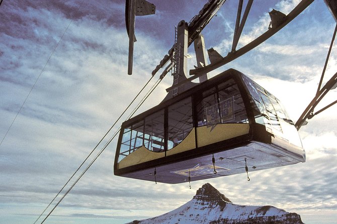 Private Tour to Glacier 3000 - High level experience -from Geneva - Riding the cable car up to Glacier 3000