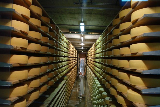 Private Tour to Gruyères, Chocolate & Cheese Factory from Geneva - Maison Cailler and the pleasure of Swiss chocolate