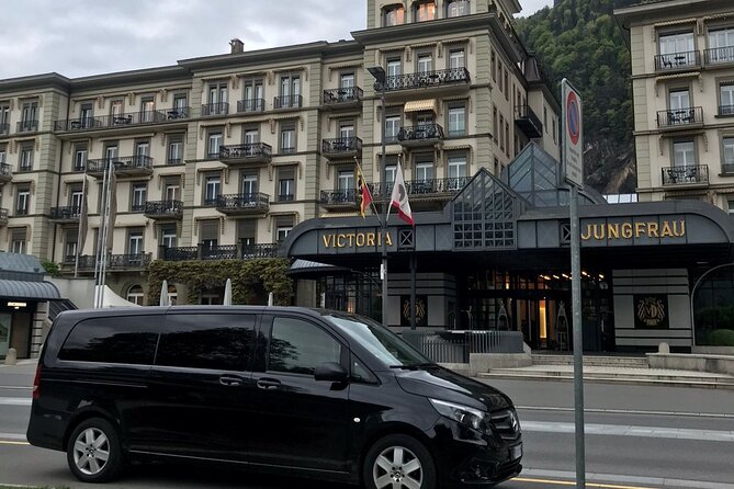 Private Tour to Swiss Capital, Castles & Lakes by Car from Zurich - Interlaken between two lakes