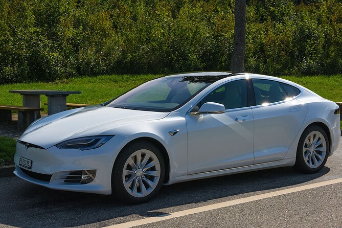 Private transfer from Interlaken to Zurich Airport - Two hours of private road travel