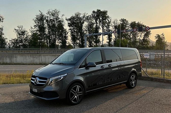 Private Transfer Service from Basel to Basel Airport - A family-friendly option with free child seats