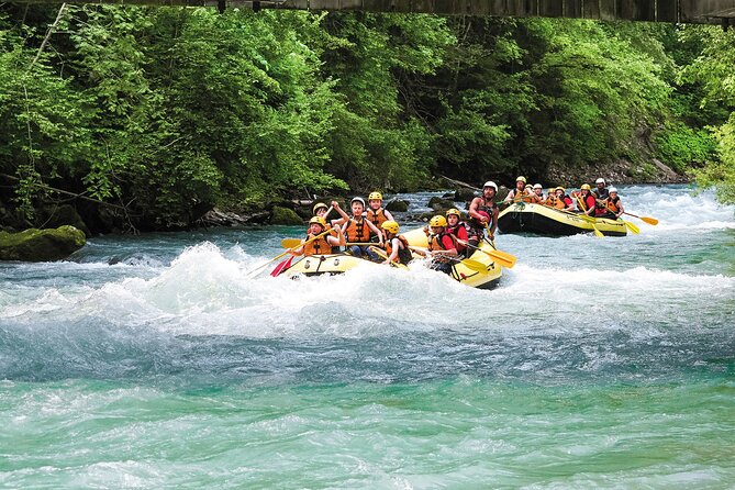 River Rafting Simme with OUTDOOR - Getting suited up for cold water
