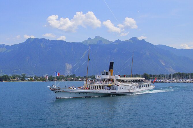 Round trip cruise from Montreux to Chillon - Arriving at Chillon Castle