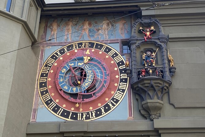 Self-Guided Audio City Tour in Bern - Zytglogge opens the walk with a mechanical show