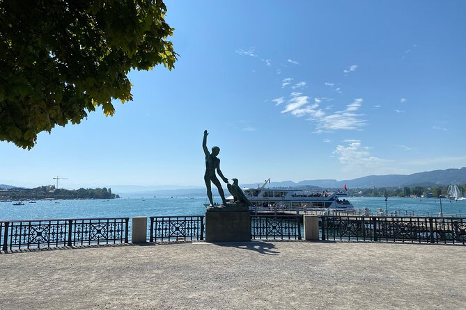 Self-Guided Audio City Tour in Zurich - Statues and public art keep the route moving
