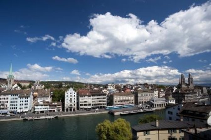 Self-Guided Audio Tour to the Dark Side of Zurich - Zurich’s pleasant center, viewed through its darker past