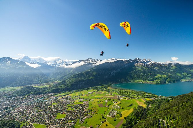 Tandem Paragliding Experience from Interlaken - From Höheweg 125 to Beatenberg