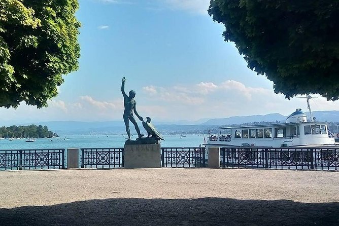 The Best of Zurich Including Panoramic Views in a Small Group Walking Tour - Old Town streets, guild houses, and city power