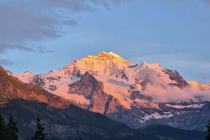 The best Sunset hike with Cheese Fondue - What you eat at the mountain dinner