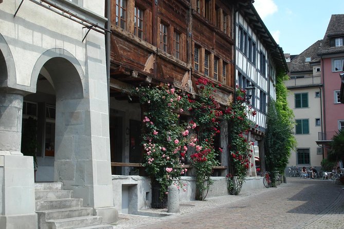 The Great Tour of Zurich by Bus and Boat - Timing, meeting point, and the return to Zurich