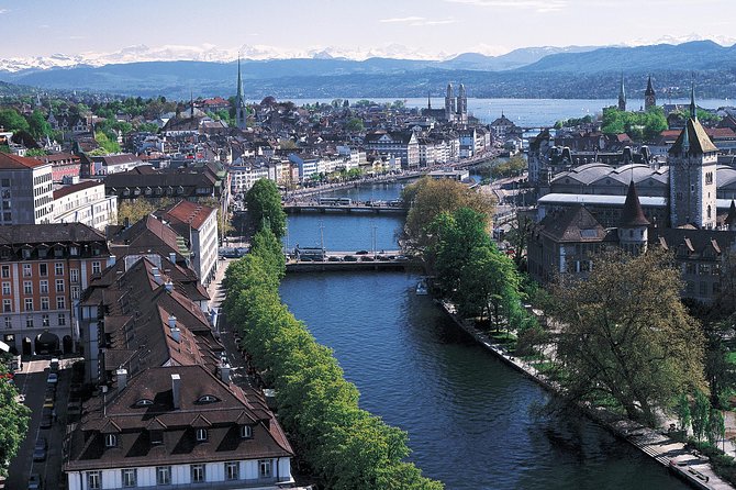 The Great Tour of Zurich by Bus and Boat - Should you book the Great Tour of Zurich by Bus and Boat?