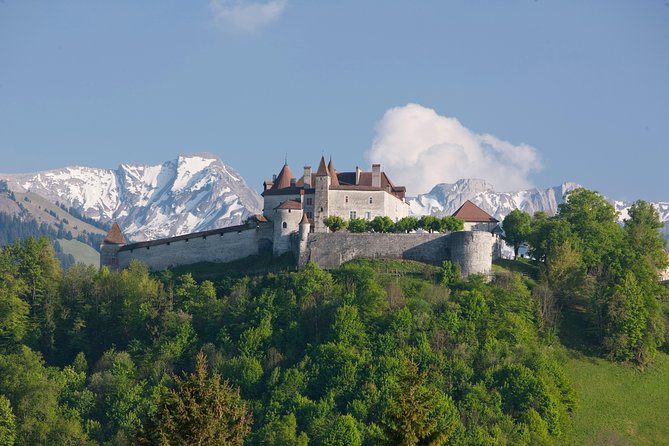 Winter Gruyères, chocolate & cheese tour from Lausanne - The bus, group size, and pickup details