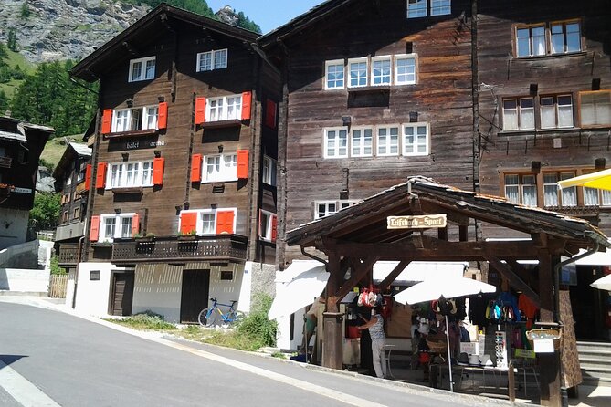 Zermatt Village Walk and Glacier Paradise Private Day Trip - The cemetery and Monte Rosa Hotel put climbing in context