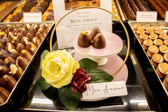 Zurich: Chocolate Tasting and Walking Tour with a Local - Walking, weather, and mobility