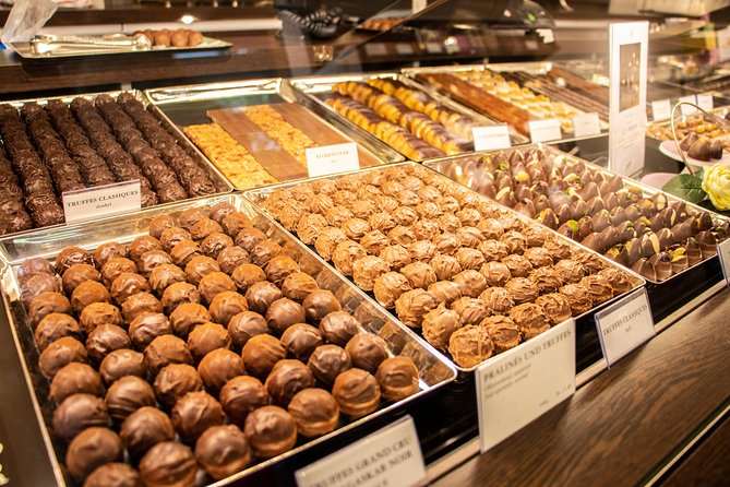 Zurich: Chocolate Tasting and Walking Tour with a Local - What the chocolate tasting actually includes