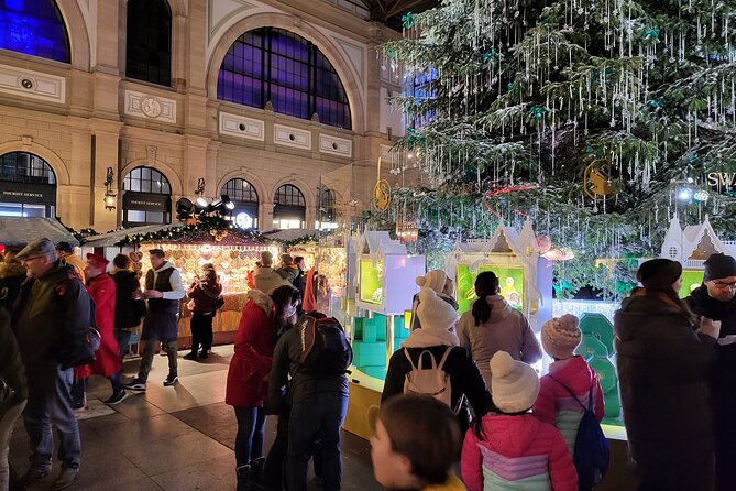 Zurich Christmas Market Tour - Bellevue’s 40-minute Christmas village finale