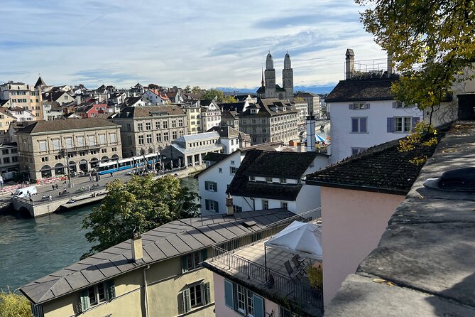 Zurich Food Tour with 10 Local Delicacies, Cheeses & Chocolates - From rösti and sausage to cheese
