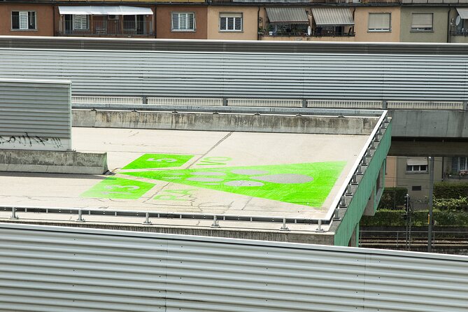Zurich Foxtrail Aristotle - Starting at Zurich HB and heading uphill