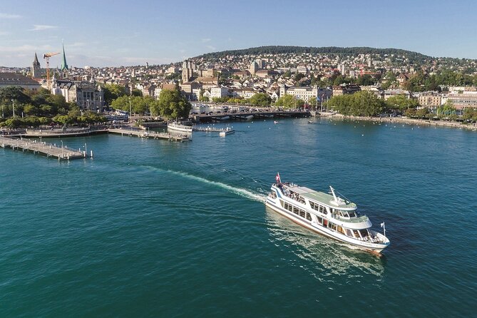 Zurich Highlights with Lake Cruise & Optional FIFA Museum Ticket - The partly guided format matters