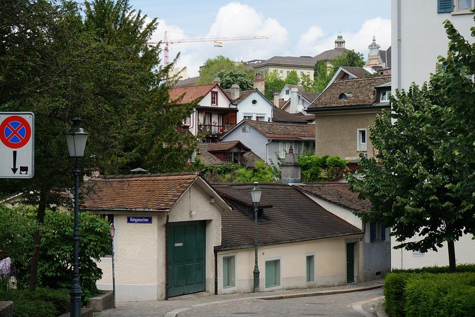 Zürich Historic District Tour - Wasserkirche, underground ruins, and Felix and Regula