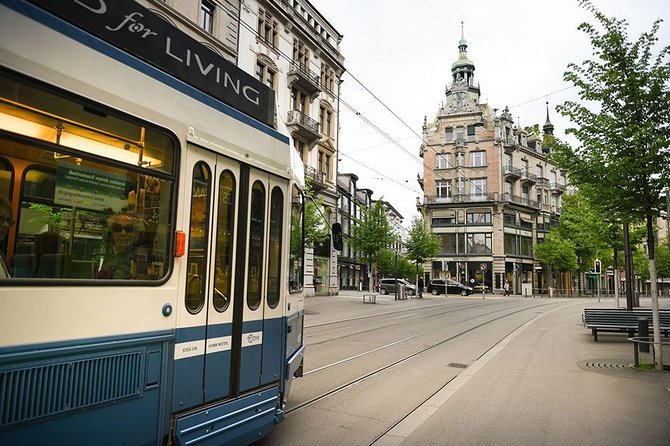 Zurich Sightseeing Private Walking Tour - What the two-hour format really gives you