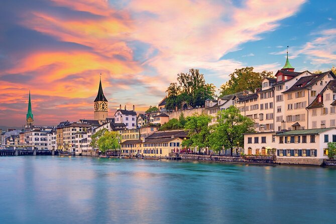Zurich Small-Group Walking Tour Including a Lake Cruise - Old Town with room for questions