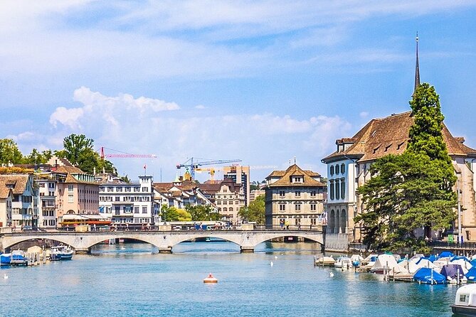 Zurich Small-Group Walking Tour Including a Lake Cruise - Fraumünster and its Chagall windows